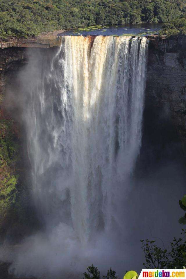 Menelusuri Kaieteur Falls, Air Terjun Tertinggi di Dunia &#91;Must See&#93;