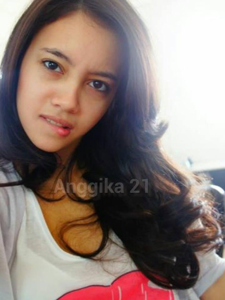 Share IGO Part 3 : ANGGIKA BOLSTERLI,,,,,,,,,,,cantik gak gan?