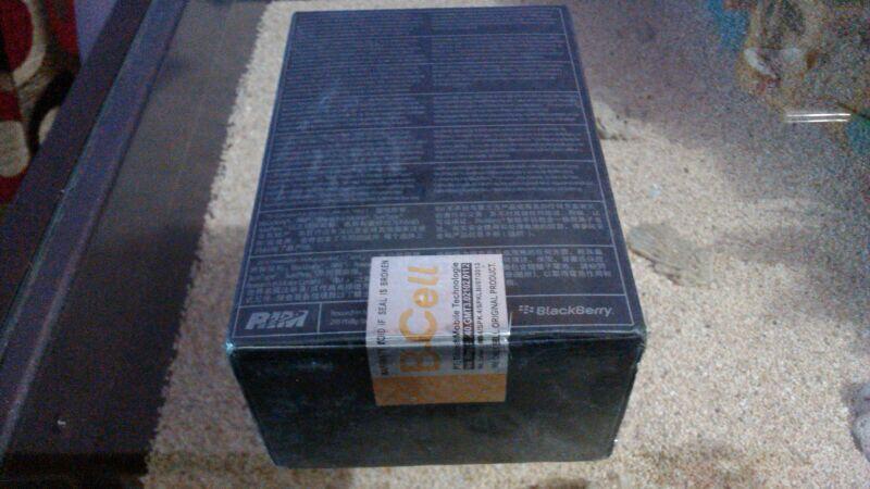 WTS BB 9330 New - Garansi B-Cell 2 Tahun