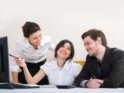 Tips Agar Agan Disukai Teman Kantor