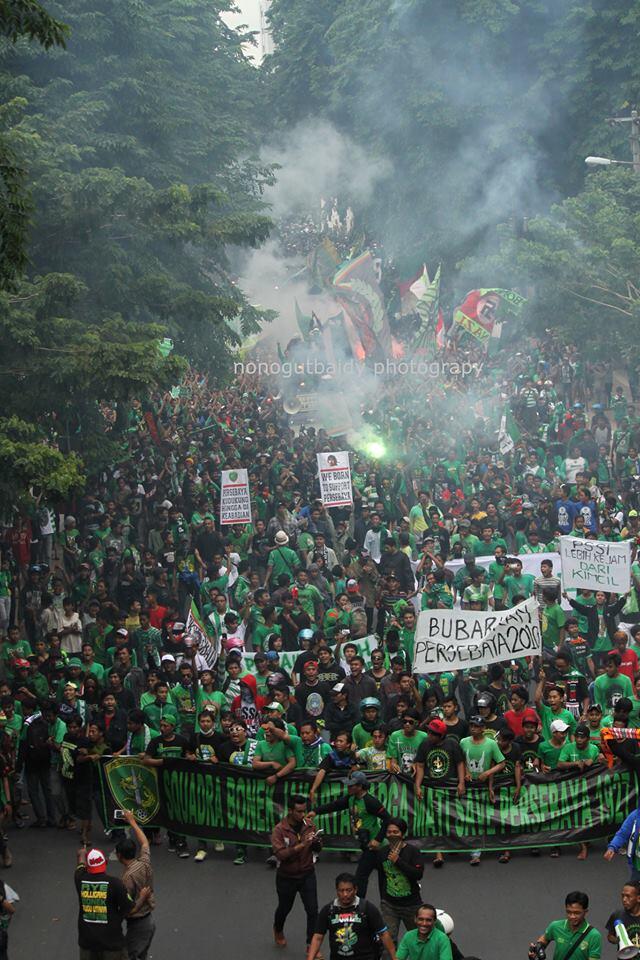 Aksi Bonek 3 Januari 2014 #savePersebaya1927 #soerabayamelawan ( PIC )