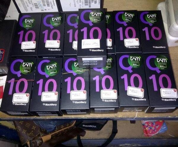 pusat handphone blackmarket(jual murah iphone-samsung-blackberry-sony 100% original)