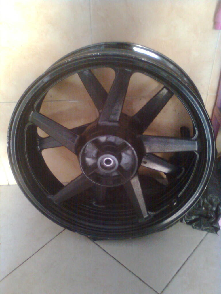 velg yamaha vixion orisinil