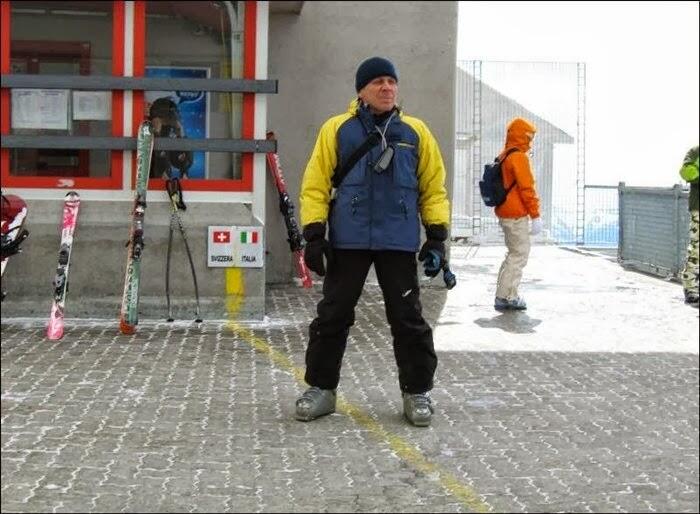 MELIHAT KEUNIKAN PERBATASAN ANTARA 2 NEGARA