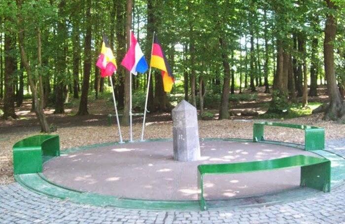 MELIHAT KEUNIKAN PERBATASAN ANTARA 2 NEGARA