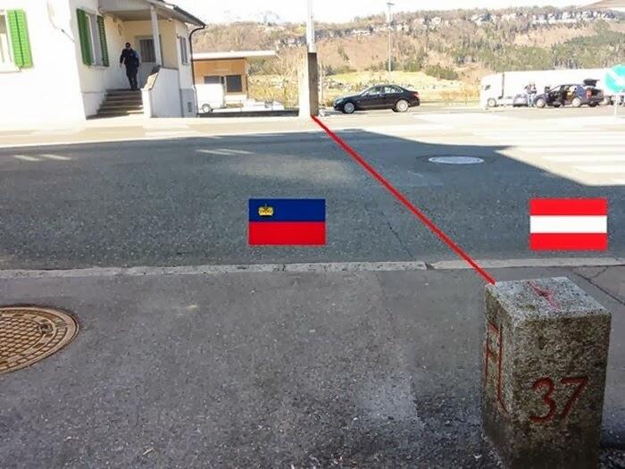 MELIHAT KEUNIKAN PERBATASAN ANTARA 2 NEGARA