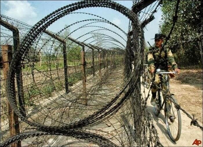 MELIHAT KEUNIKAN PERBATASAN ANTARA 2 NEGARA