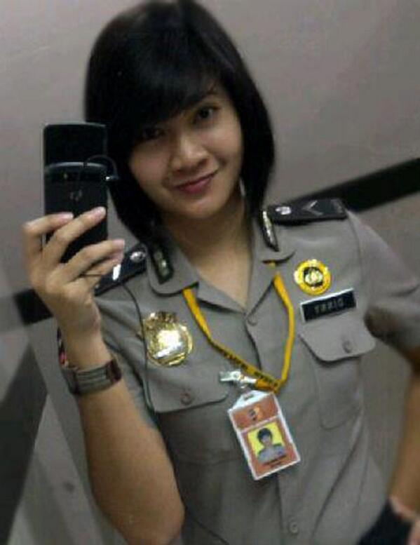 Foto-foto Selfie Polwan kita yg Bikin Gemessss (IGO, NO BB)