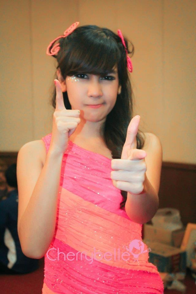 Gan, 2 Cewek Ini Mirip Gak Sih ???