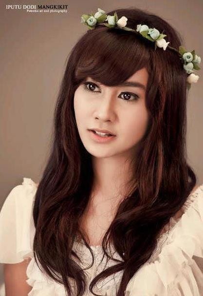 Gan, 2 Cewek Ini Mirip Gak Sih ???