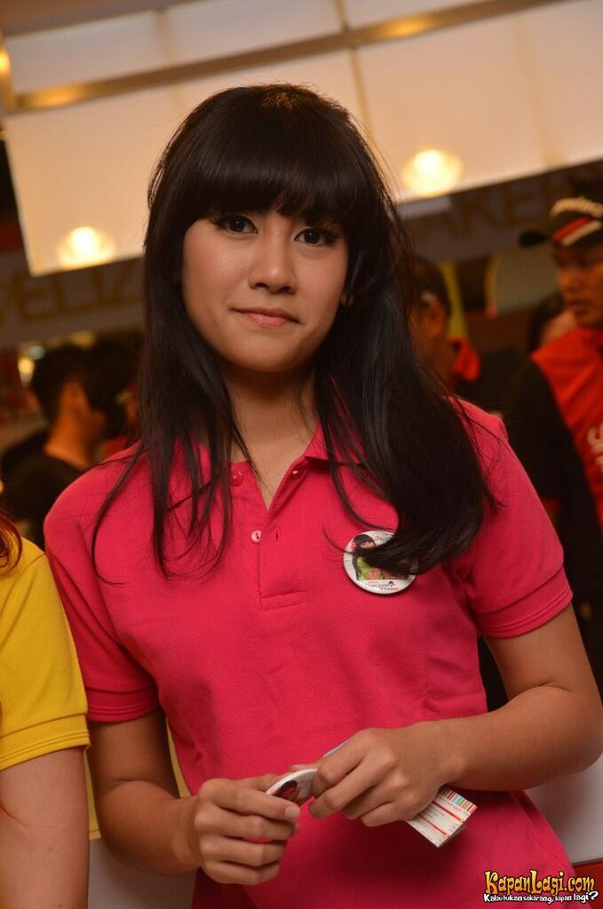 Gan, 2 Cewek Ini Mirip Gak Sih ???
