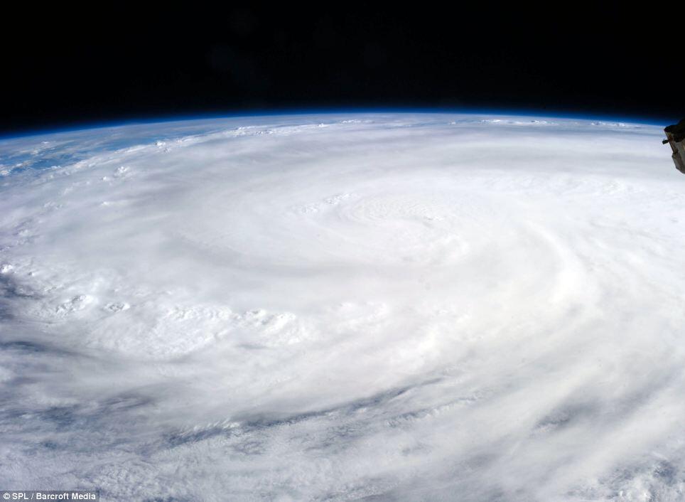 Keindahan Wajah Bumi dari Luar Angkasa