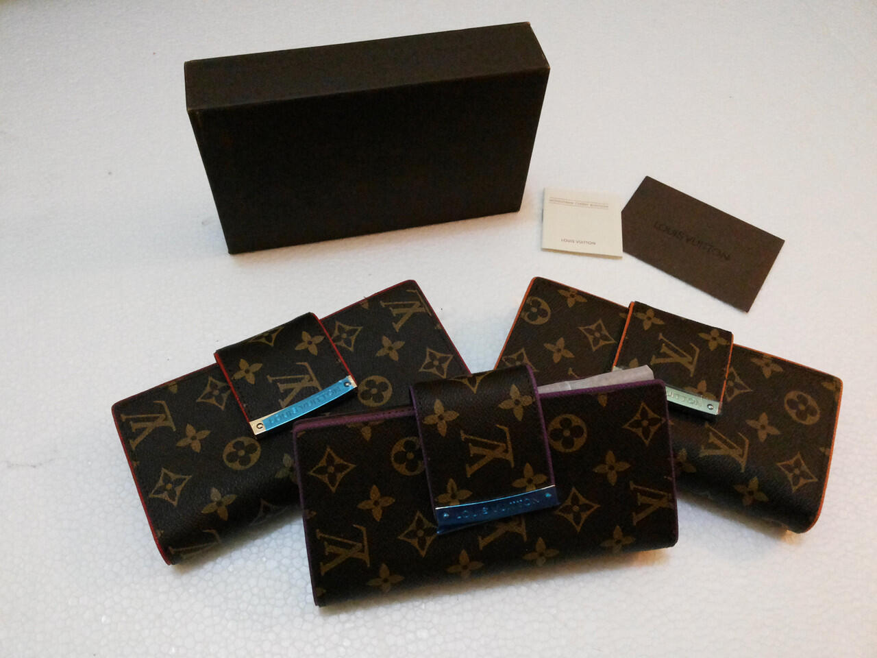 Jual Dompet Branded Murah (Eceran dan Grosir)