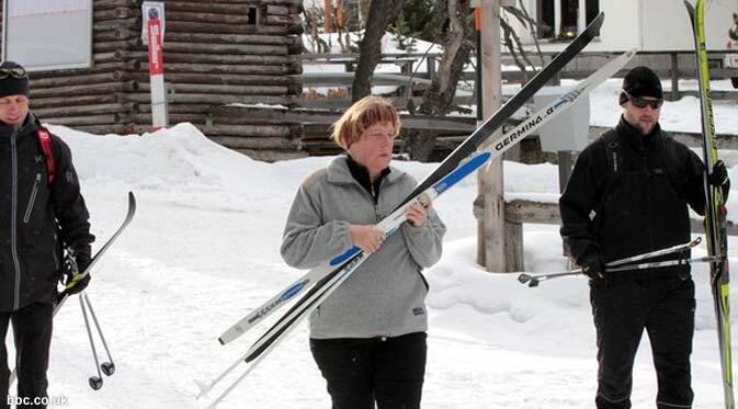 Insiden Main Ski, Kanselir Jerman Retak Tulang Panggul