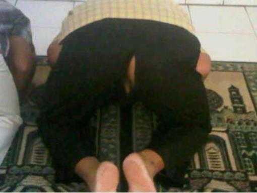 senyum aja gpp,. monggooo