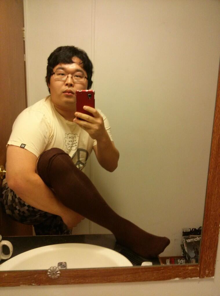 Laki-laki dilarang keras untuk "Selfie"