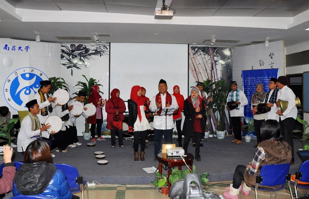 Angklung dan Rebana Mengalun Hingga ke Negeri Cina