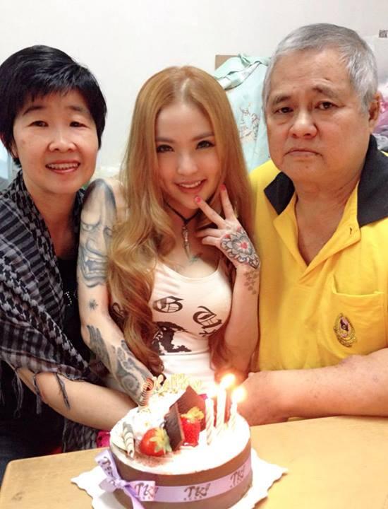 Gadis yg Mungkin Tidak Agan Suka (Masih Pengen Punya Iman, Jangan Masuk) (BB 21++)