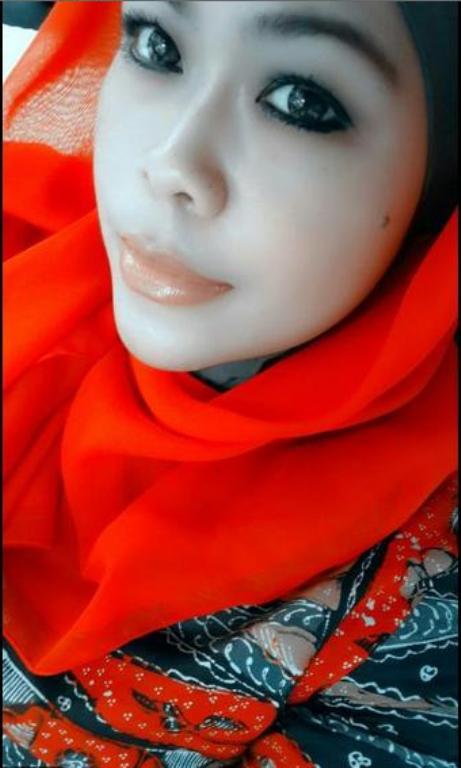 berjilbab idaman ts