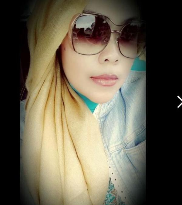 berjilbab idaman ts
