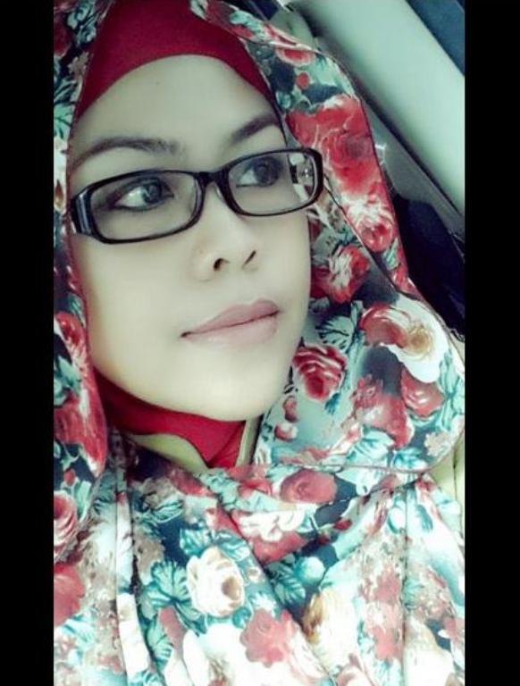 berjilbab idaman ts