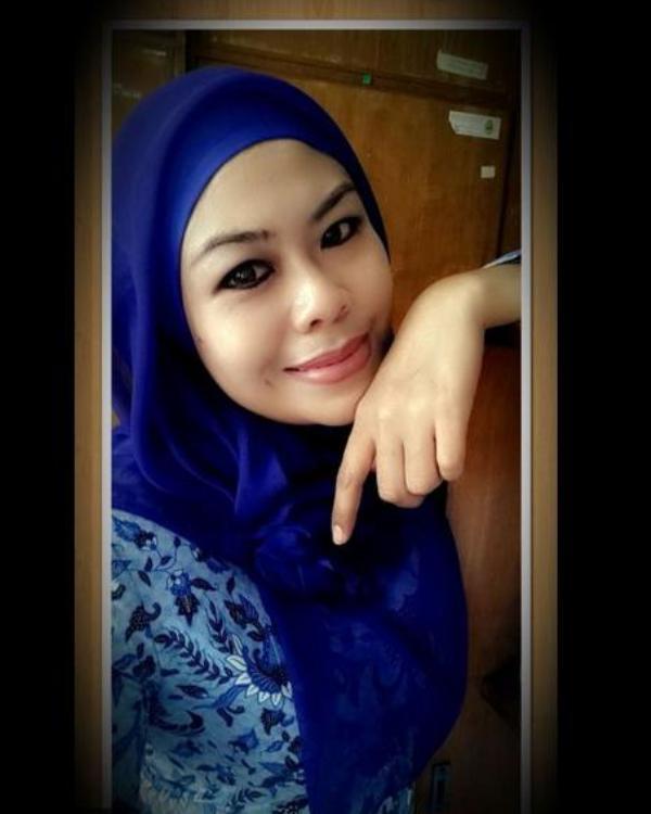 berjilbab idaman ts