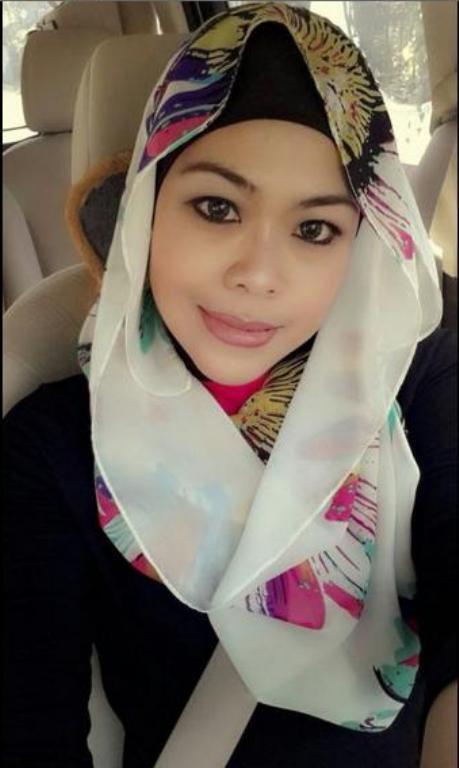 berjilbab idaman ts