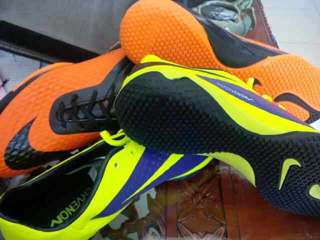 SEPATU FUTSAL REPLIKA ORI ADIDAS & NIKE, ADA MACAM2 JERSEY JUGA. (MITRA SPORT)