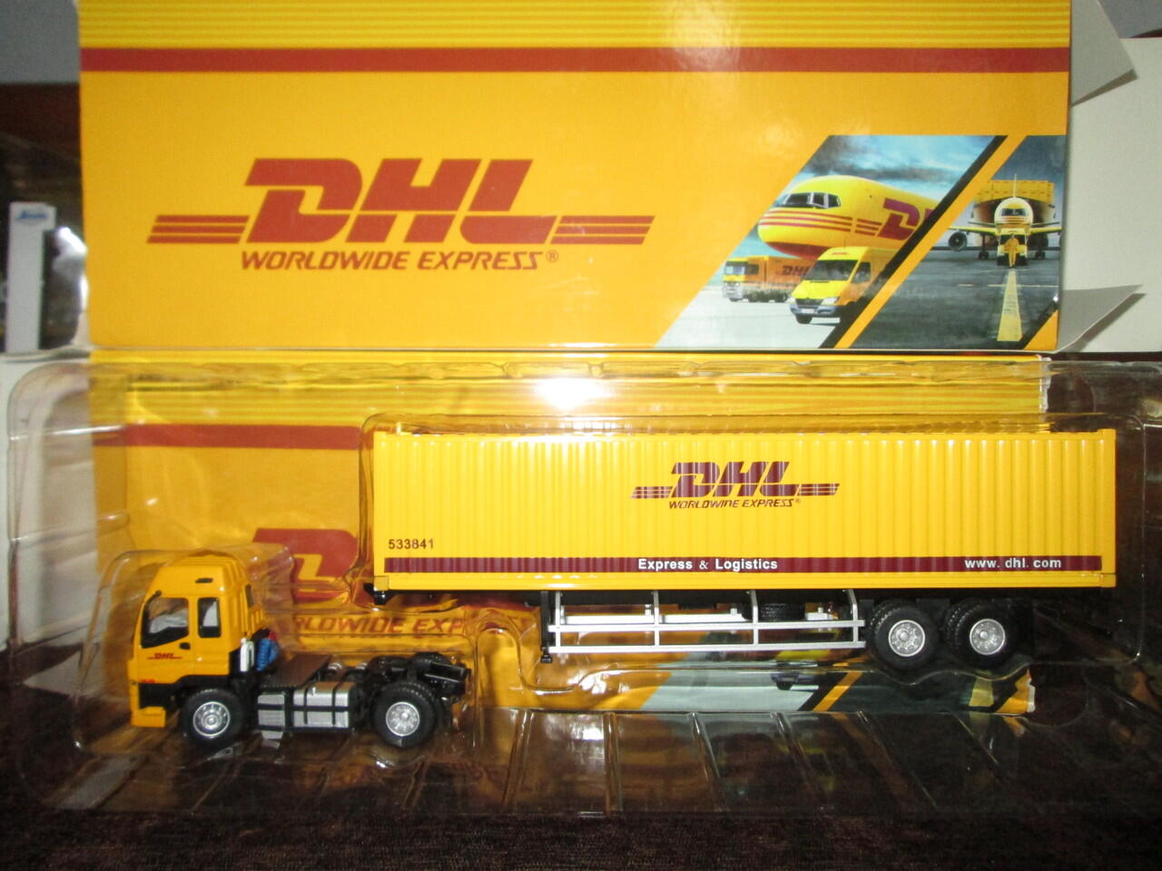 Cari Diecast Truck Container Isuzu exr 1/50 Dealer Box DHL 