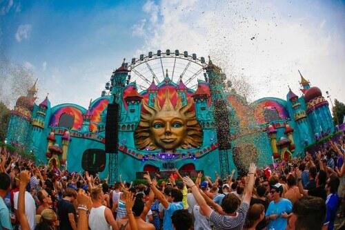 Apa Itu &quot;TomorrowLand&quot;