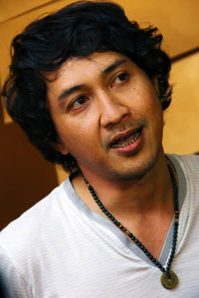 Para pemain film COMIC8