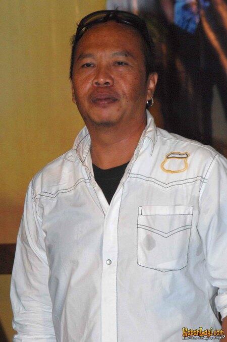 Para pemain film COMIC8