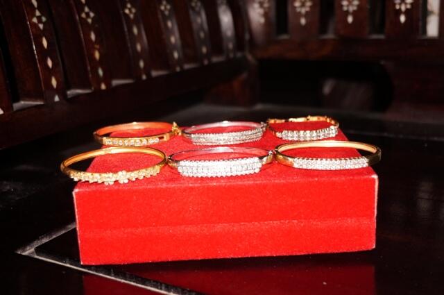 Gelang Kalung dan Cincin Berlian Ekslusif Harga Mantaffff.. Cek aj Gan..