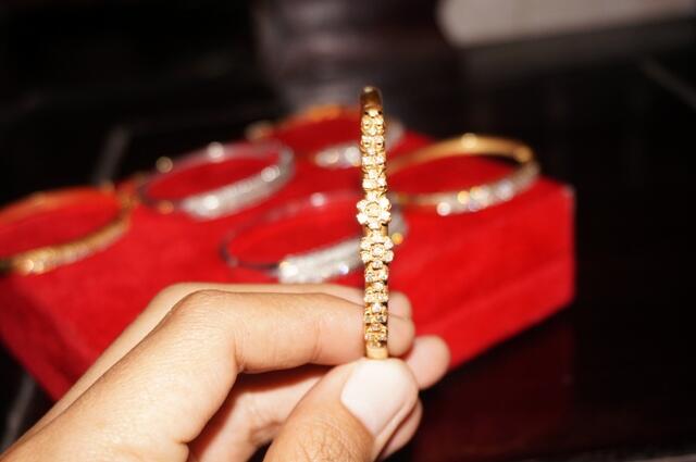 Gelang Kalung dan Cincin Berlian Ekslusif Harga Mantaffff.. Cek aj Gan..