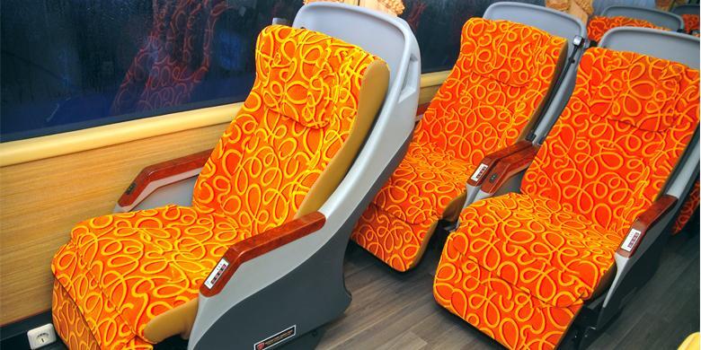 Mengamati Lebih Dekat Bus Tingkat Pariwisata Luar Dalam