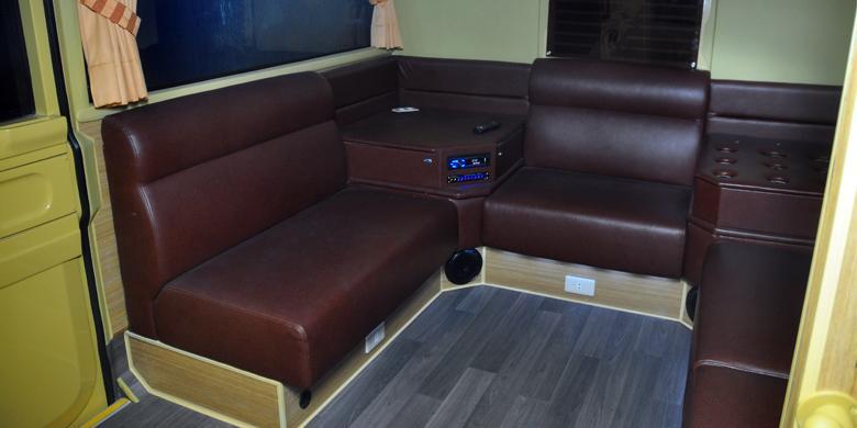 Mengamati Lebih Dekat Bus Tingkat Pariwisata Luar Dalam