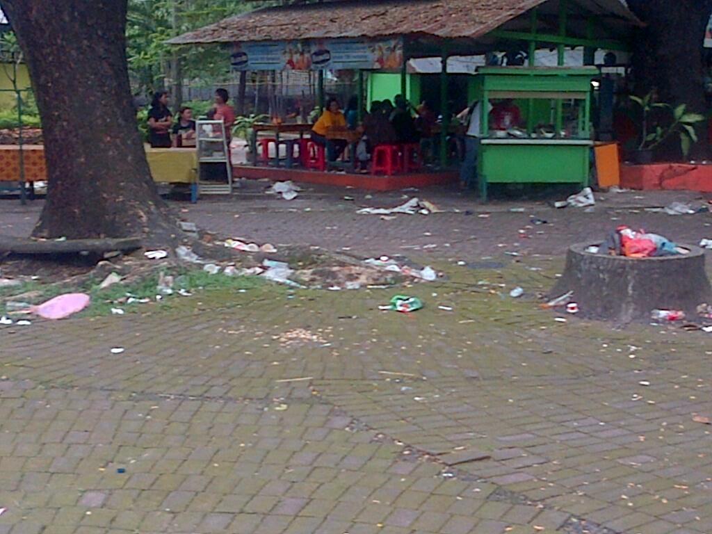 KONDISI KEBUN BINATANG SURABAYA GAN !!