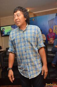 komeng vs temen ane gan ?????