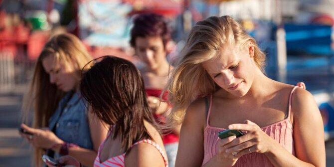Handphone Agan Nyemplung Air? Cuma ini Solusinya...