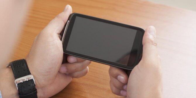 Handphone Agan Nyemplung Air? Cuma ini Solusinya...
