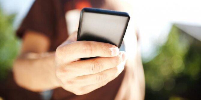 Handphone Agan Nyemplung Air? Cuma ini Solusinya...