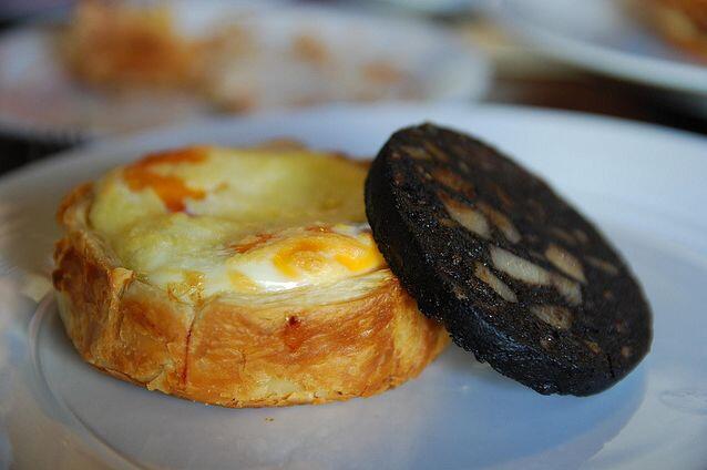 8 Makanan Paling Menjijikan Di Dunia