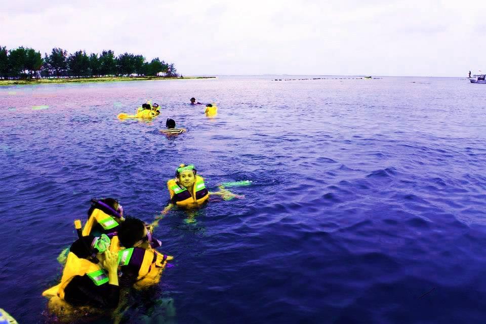 Wisata murah ke pulau Tidung, Snorkling, Barbeque, konservasi karang