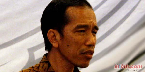 Jokowi khawatir kalo jakarta diguyur hujan terus ? Hayo gimana sih pak :D