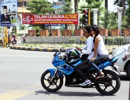 Mau lihat kebodohan rakyat Indonesia? Sangat NYATA!!!