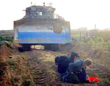 MENGENANG RACHEL CORRIE