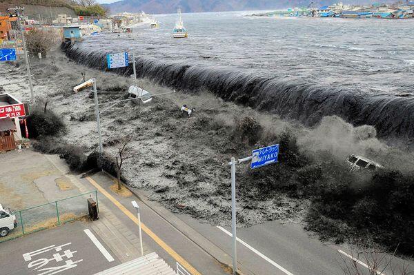 &#91;Share&#93; 10 Tsunami Paling Dahsyat Dalam Sejarah