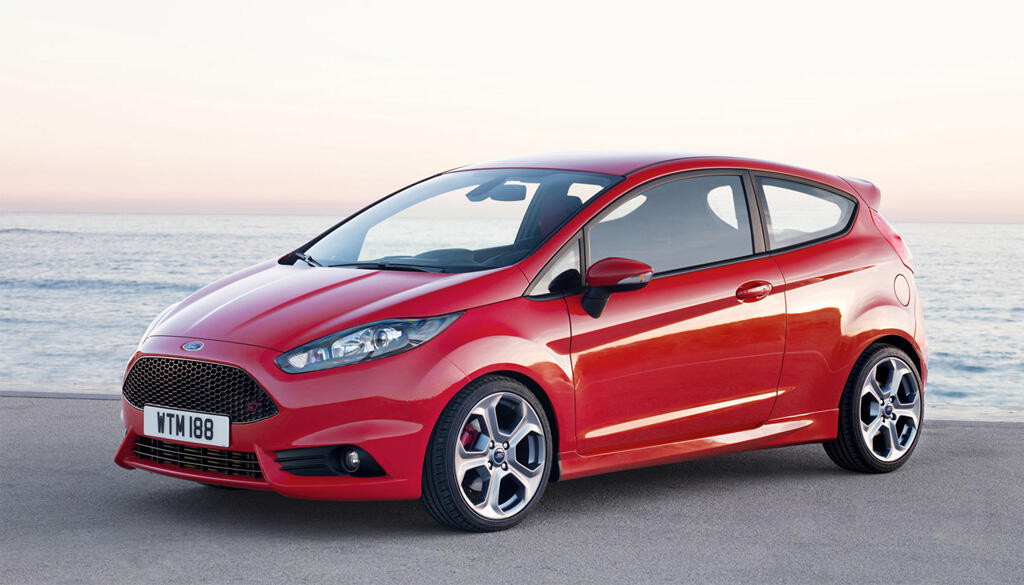 HANYA DI BULAN JANUARI, BELI FORD FIESTA BISA PILIH AKSESORIS...FREEE