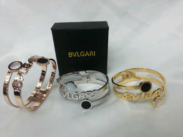 Terjual JUAL KALUNG GELANG ANTING CINCIN BVLGARI  BAHAN 