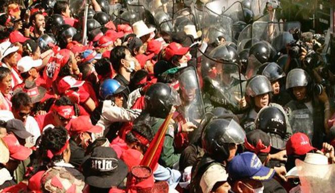 Demonstran Anti-Pemerintah Thailand Ditembaki